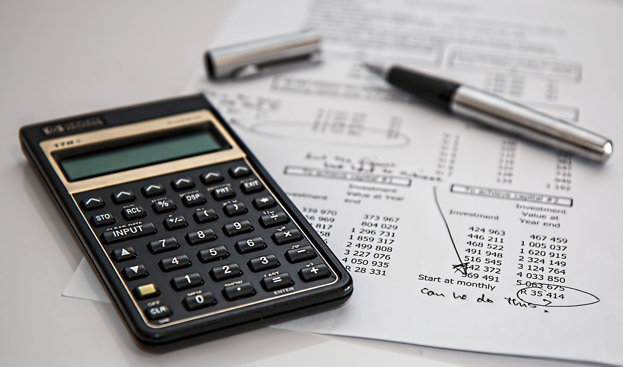 découvrez les principes fondamentaux de la facturation et de la comptabilité pour gérer efficacement vos finances et optimiser votre gestion d'entreprise.